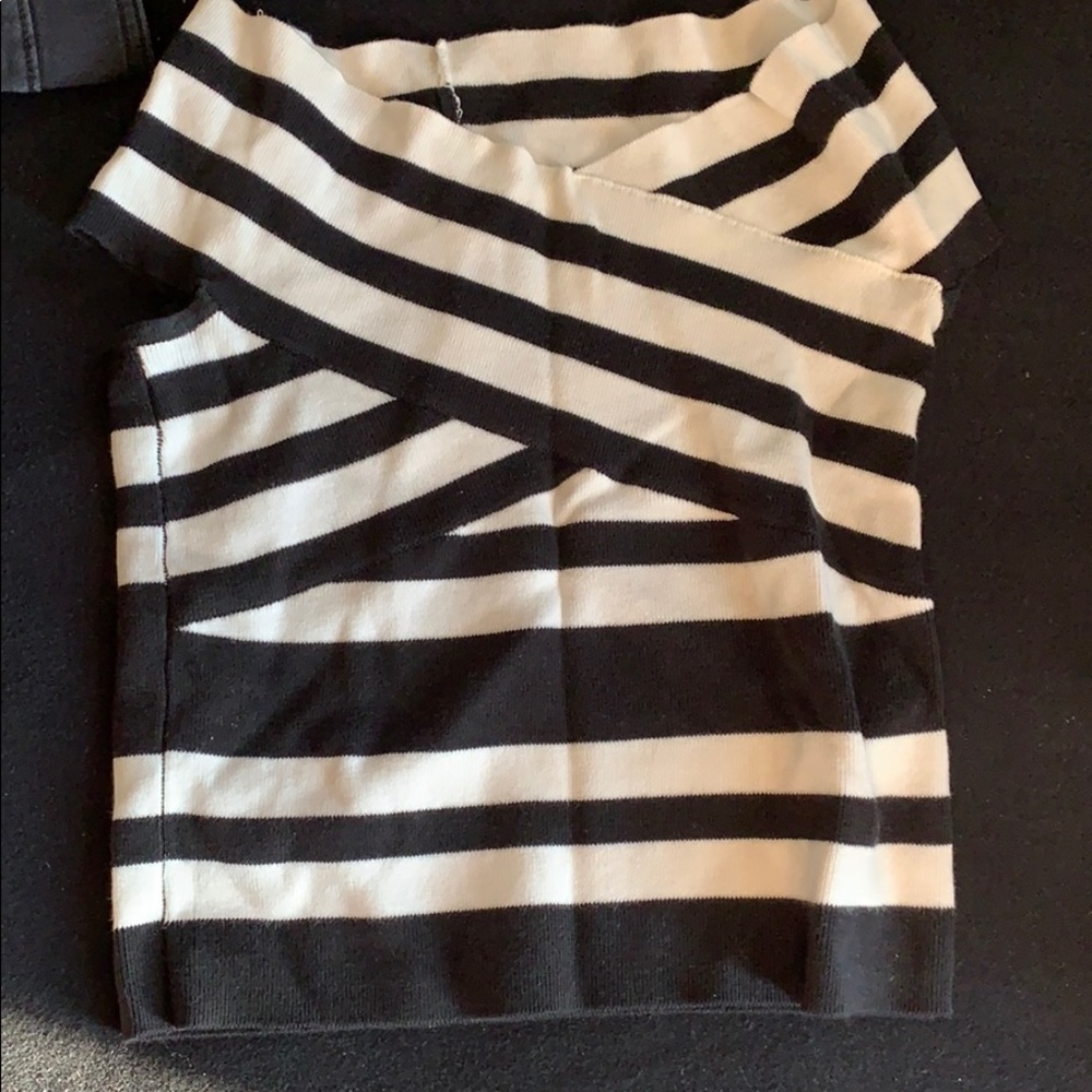 black and white stripes crop top